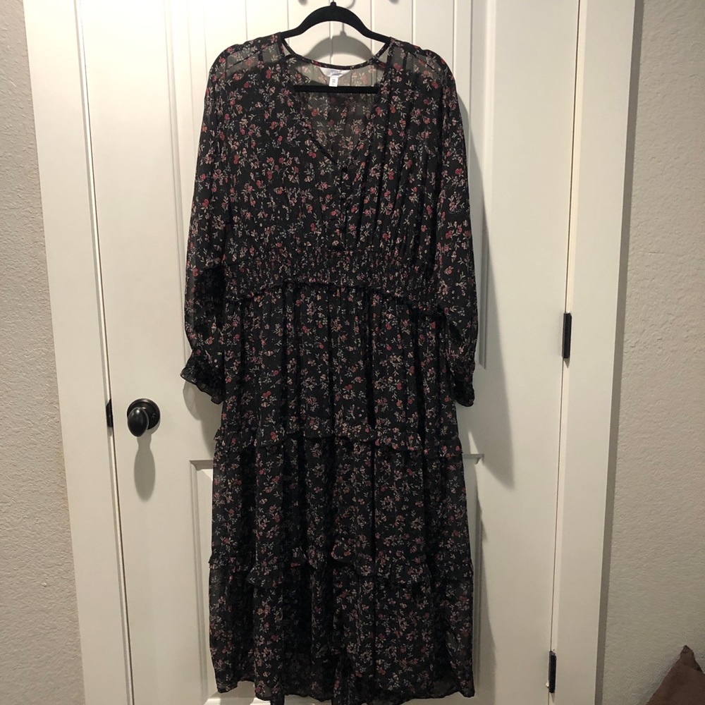 Black Floral Maxi Dress 🍂 Perfect for Fall